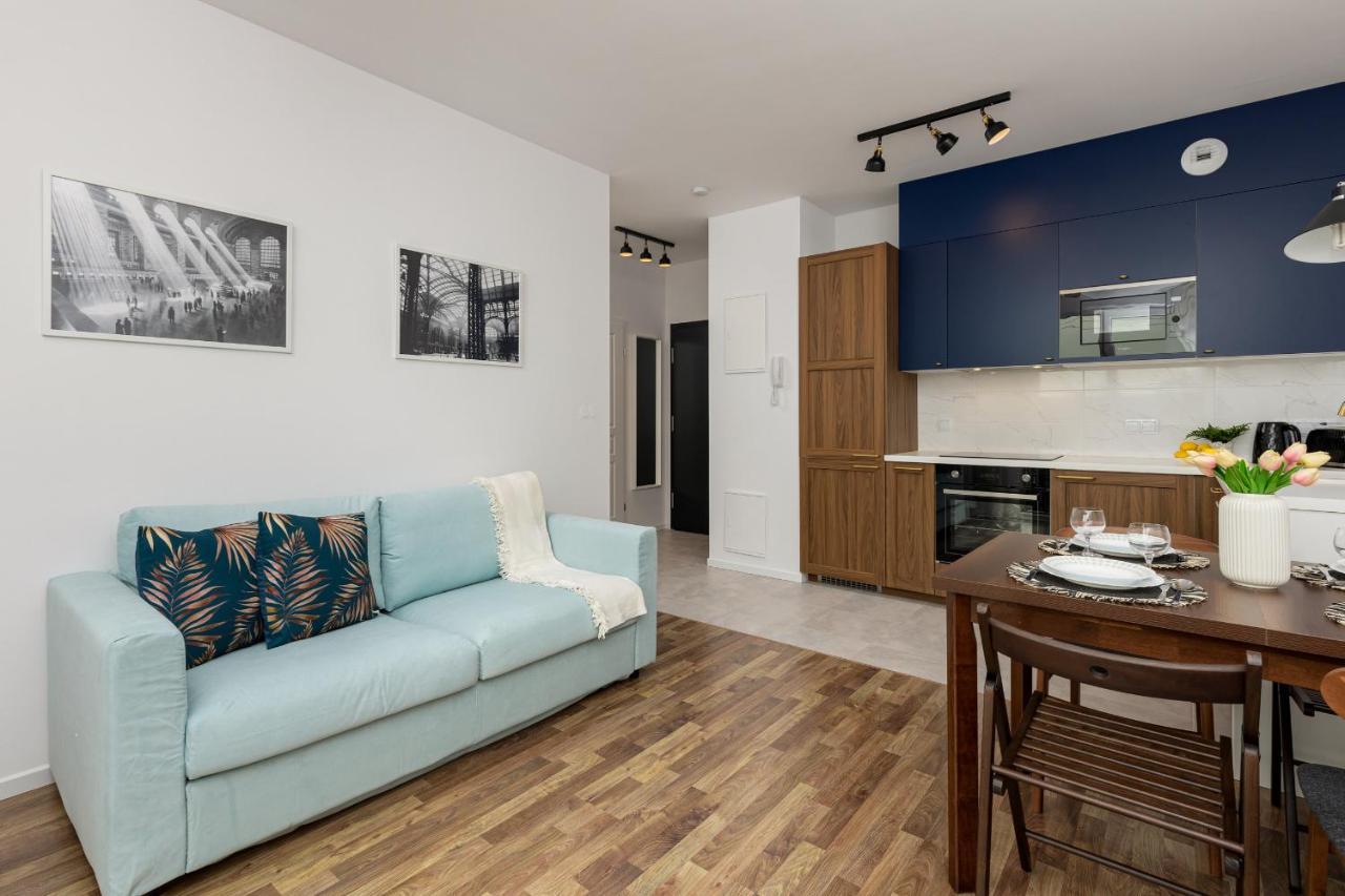 Stacja Wola Apartments With Parking By Noclegi Renters วอร์ซอ ภายนอก รูปภาพ