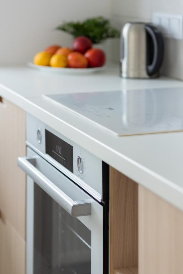 Stacja Wola Apartments With Parking By Noclegi Renters วอร์ซอ ภายนอก รูปภาพ