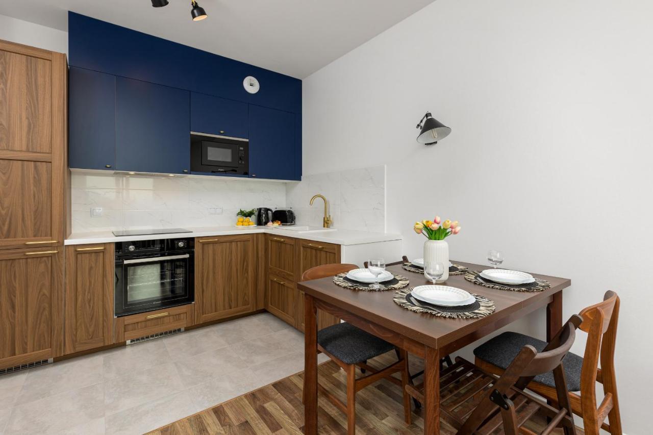 Stacja Wola Apartments With Parking By Noclegi Renters วอร์ซอ ภายนอก รูปภาพ